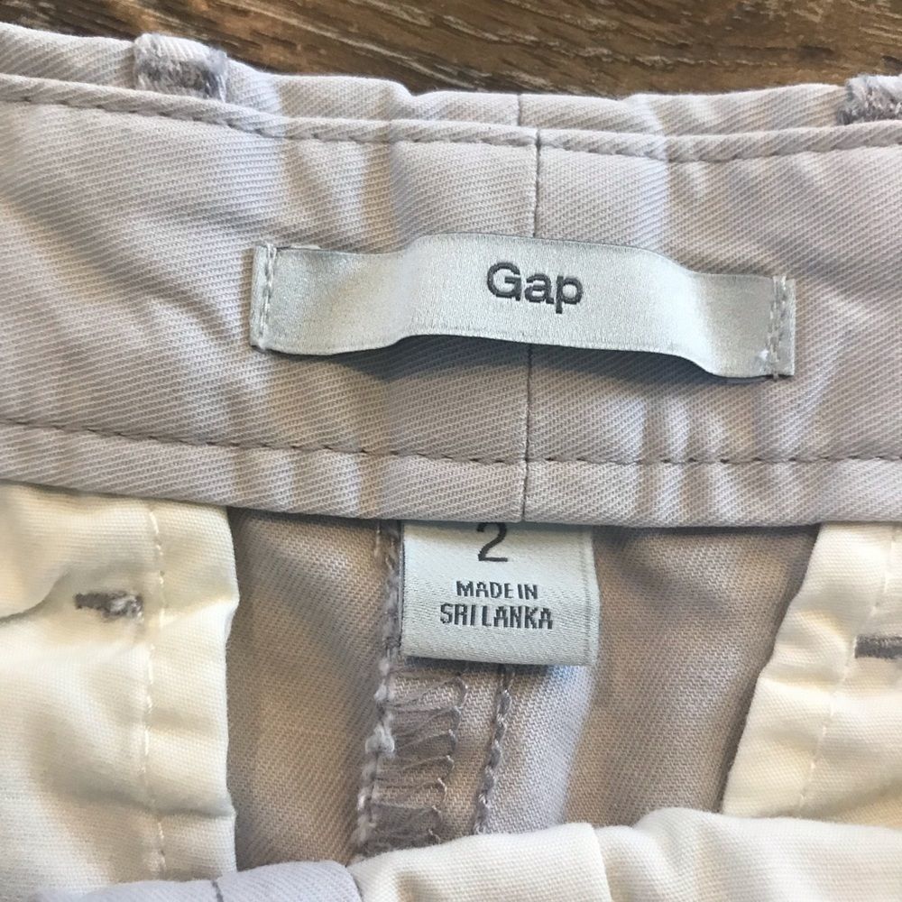 Gap Shorts - Picture 3 of 3